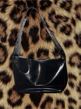 FOREVER 21 Black Patent Shoulder Bag - Sleek Everyday Hobo
